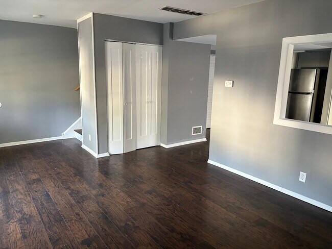 Foto del edificio - 4W S Fernwood Dr