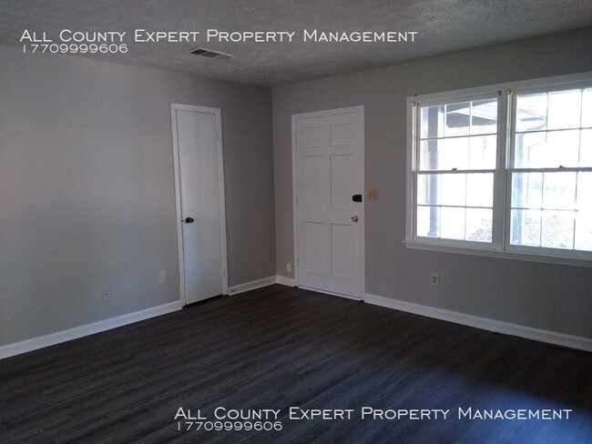 Building Photo - Great Duplex In Norcross