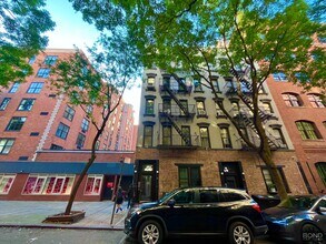 Building Photo - 307 Mott St