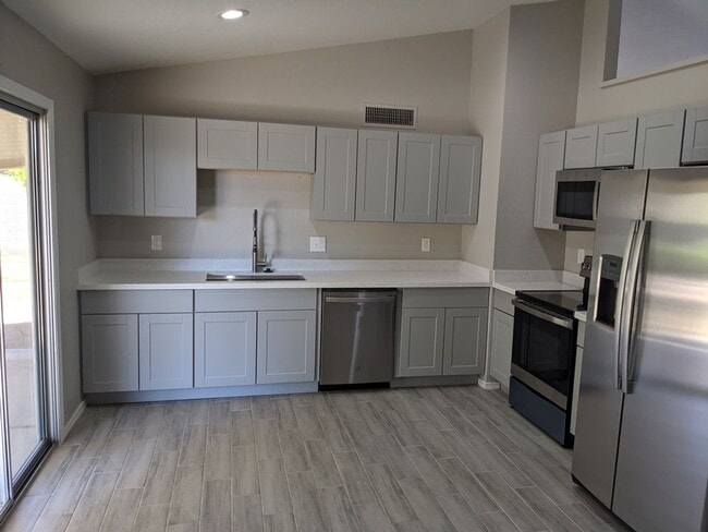 Building Photo - 7231 W Sierra St