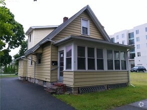 Building Photo - 35 Langslow St