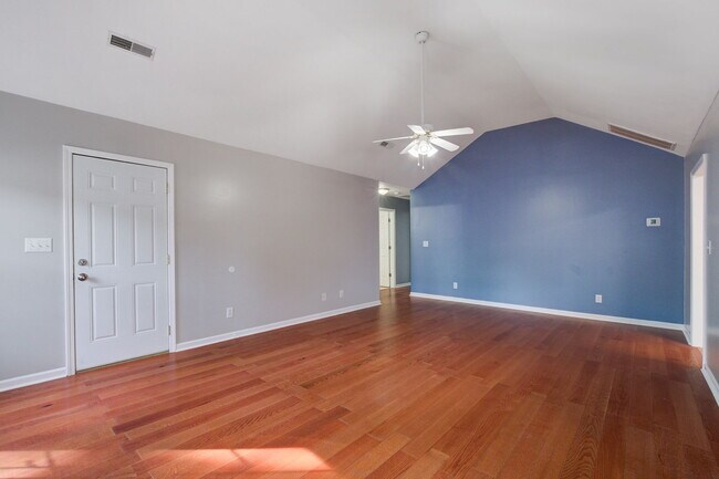 Foto del edificio - 7856 High Maple Cir