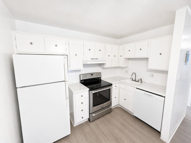 Photo - 1330 Zephyr St (Lakewood, CO) Apartment