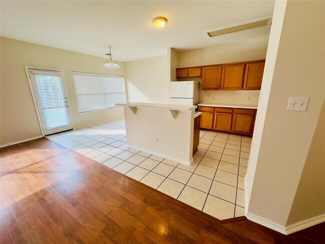 Building Photo - 17320 Bishopsgate Dr