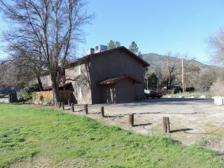 Foto del edificio - 48922 River Park Rd