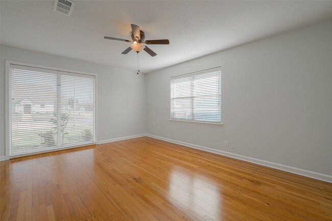 Foto del edificio - 4923 Poinciana Dr