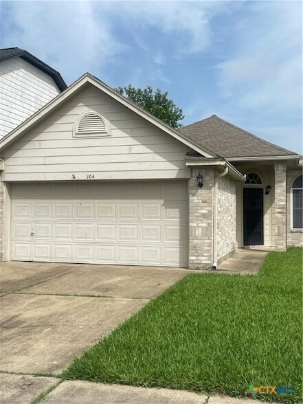 Foto principal - 104 Winston Ct