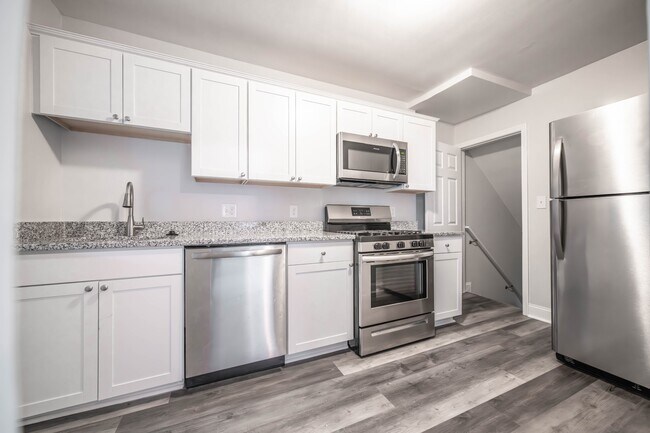 Building Photo - 8552 Hydra Ln