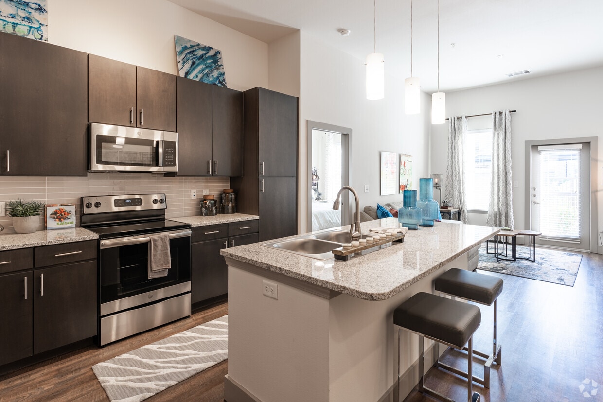 Bellrock Upper North Apartments in Haltom City, TX