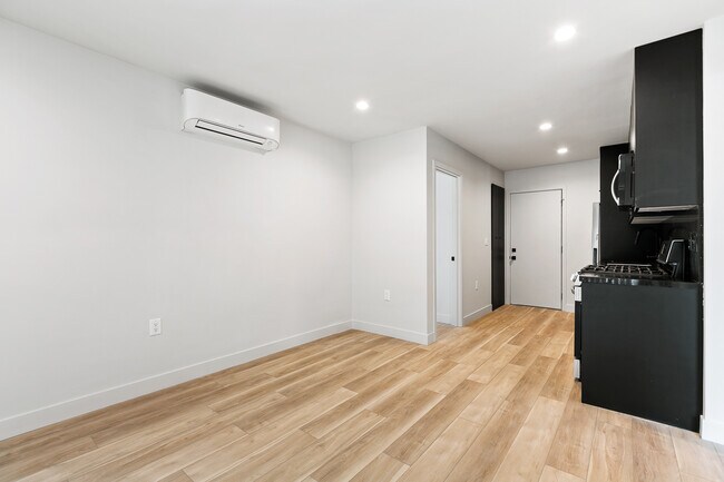 Foto del edificio - 221 Lucas Ave