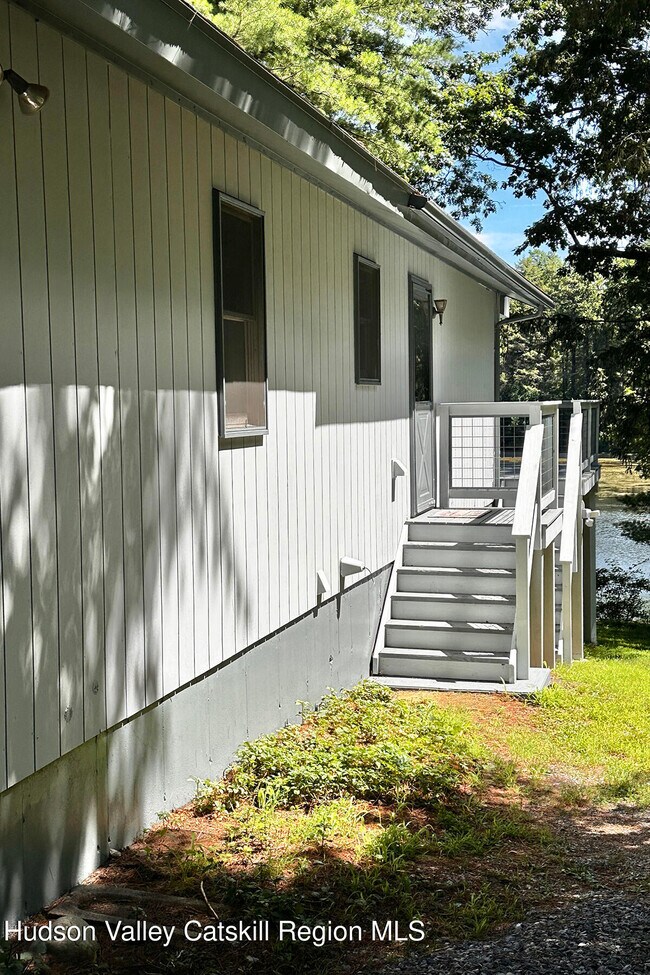 Foto del edificio - 1256 Lakeview Rd