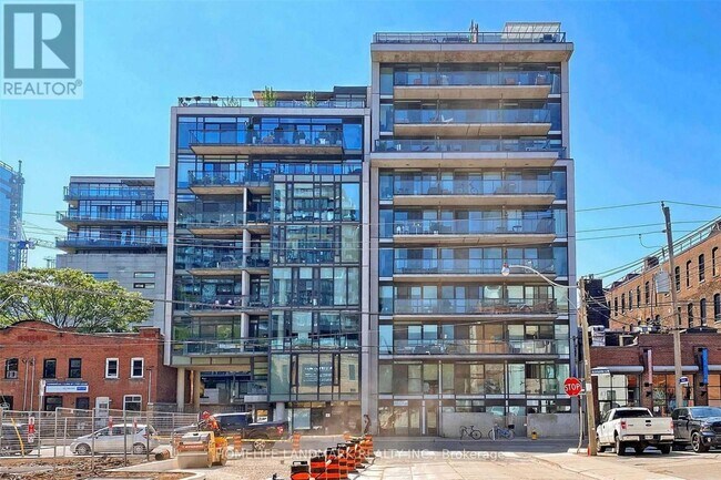 Photo du bâtiment - 461 Adelaide St W