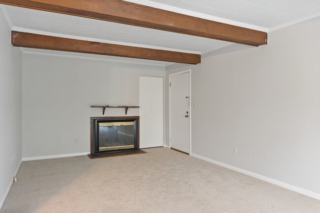 Building Photo - 5 Warren Lodge Ct