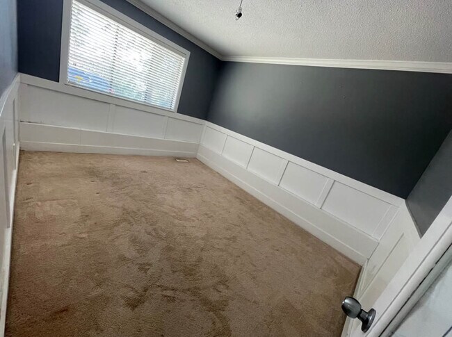 Photo du bâtiment - Upper House for Rent in Surrey – Panorama Ridge