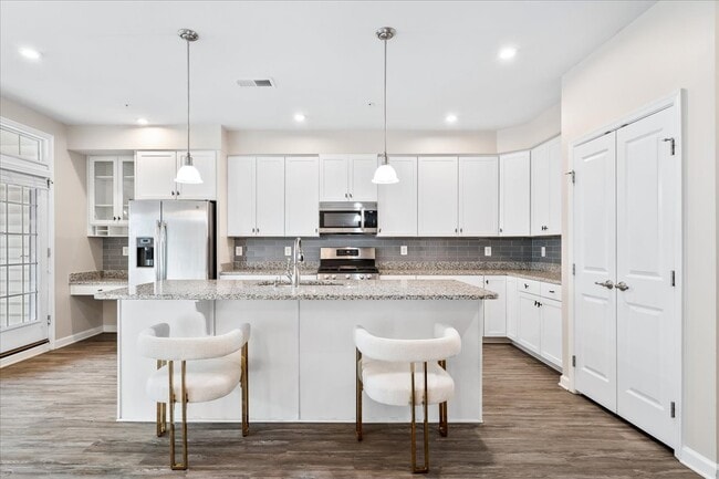 Building Photo - 6026 Forum Sq