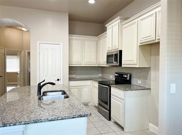 Building Photo - 6613 Meadow Glen Dr