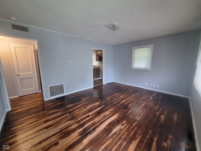 Foto del edificio - 2222 Groff Ave