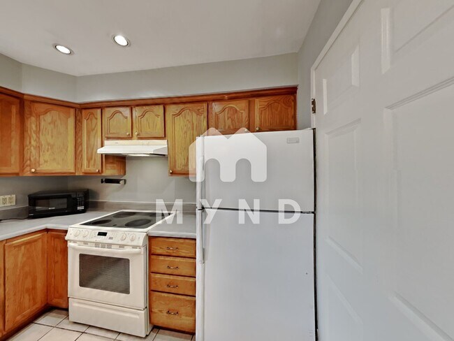 Building Photo - 2161 Cottage Way