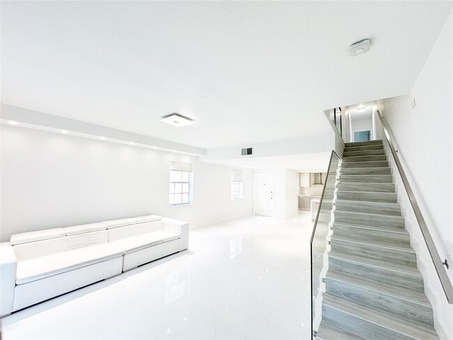 Building Photo - 1549 Barcelona Way