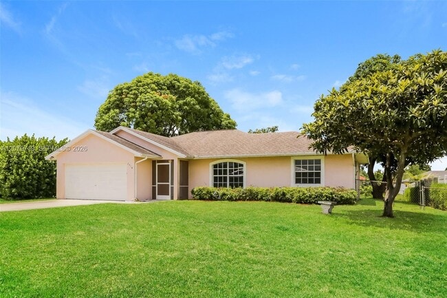 Building Photo - 2514 SW Monterrey Ln