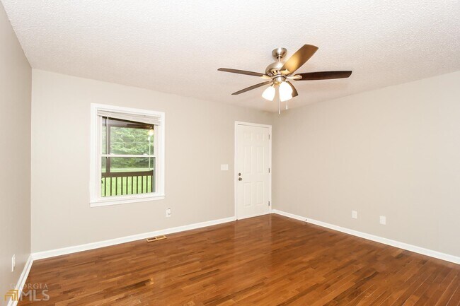 Building Photo - 216 Patterson Ln