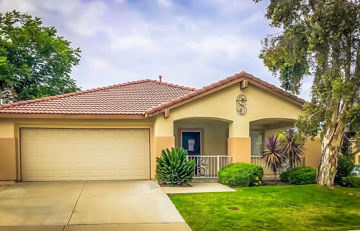 Primary Photo - COMING SOON! 3 Bedroom Home in the Desirab...