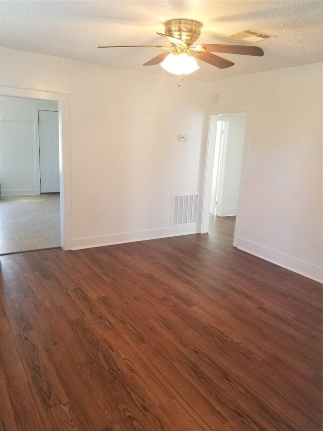 Foto del edificio - 2823 Cleburne St