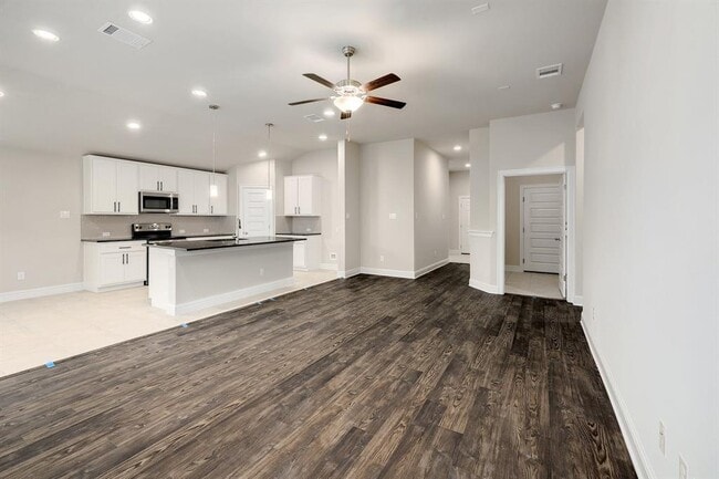Building Photo - 20809 Peacemaker Trail