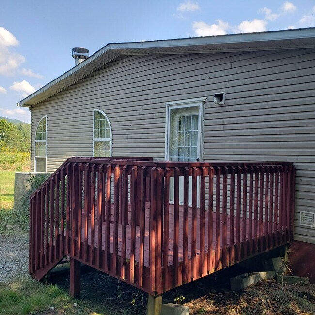 Building Photo - 19468 N Fork River Rd