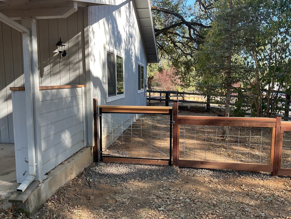 Foto del edificio - 1021 Rd M