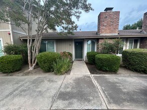 Building Photo - 1177 Norwegian Ave