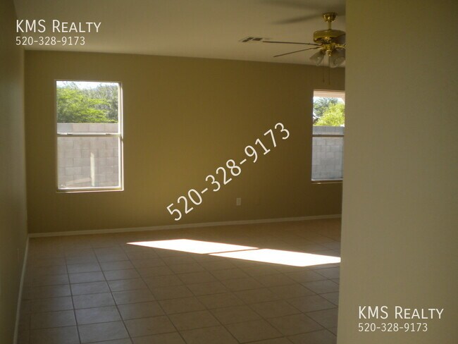 Foto del edificio - 3 Bedroom 2 Bath- 7452 S Nevil Drive- OWNE...