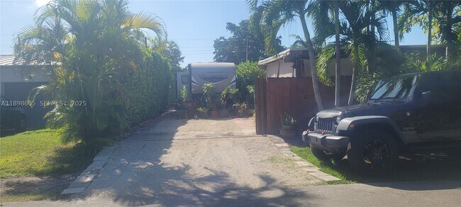 Foto del edificio - 6021 SW 62nd St