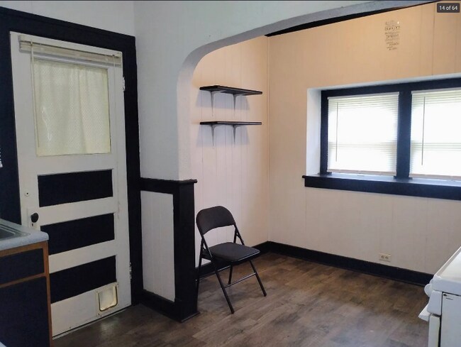 Foto del edificio - 214 W New St