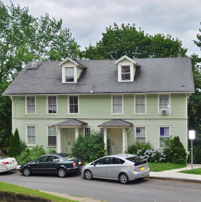 Building Photo - 112 Highland Pl