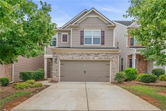 Building Photo - 4940 Breezewood Cir