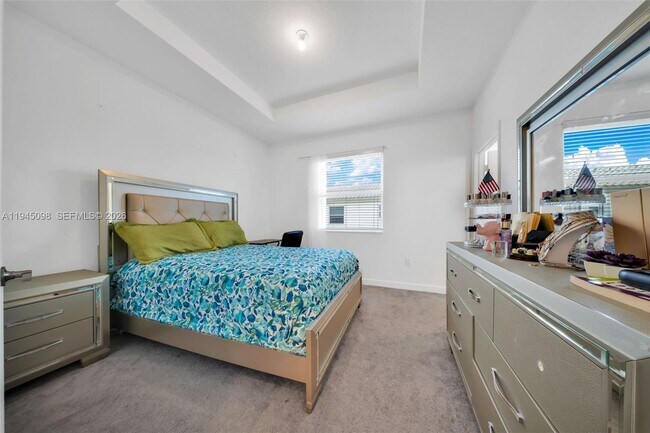 Foto del edificio - 2699 SE 19th St