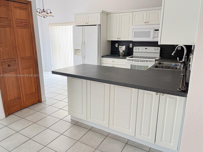 Foto del edificio - 14512 SW 96th Terrace