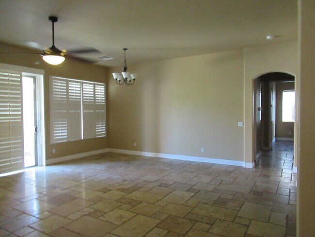 Foto del edificio - 4 Bedroom Home in Gilbert