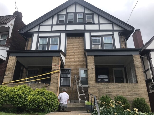 Building Photo - 5554 Bartlett St