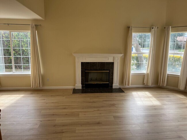 Building Photo - CAMPBELL - Executive 5 bedroom home in a d...