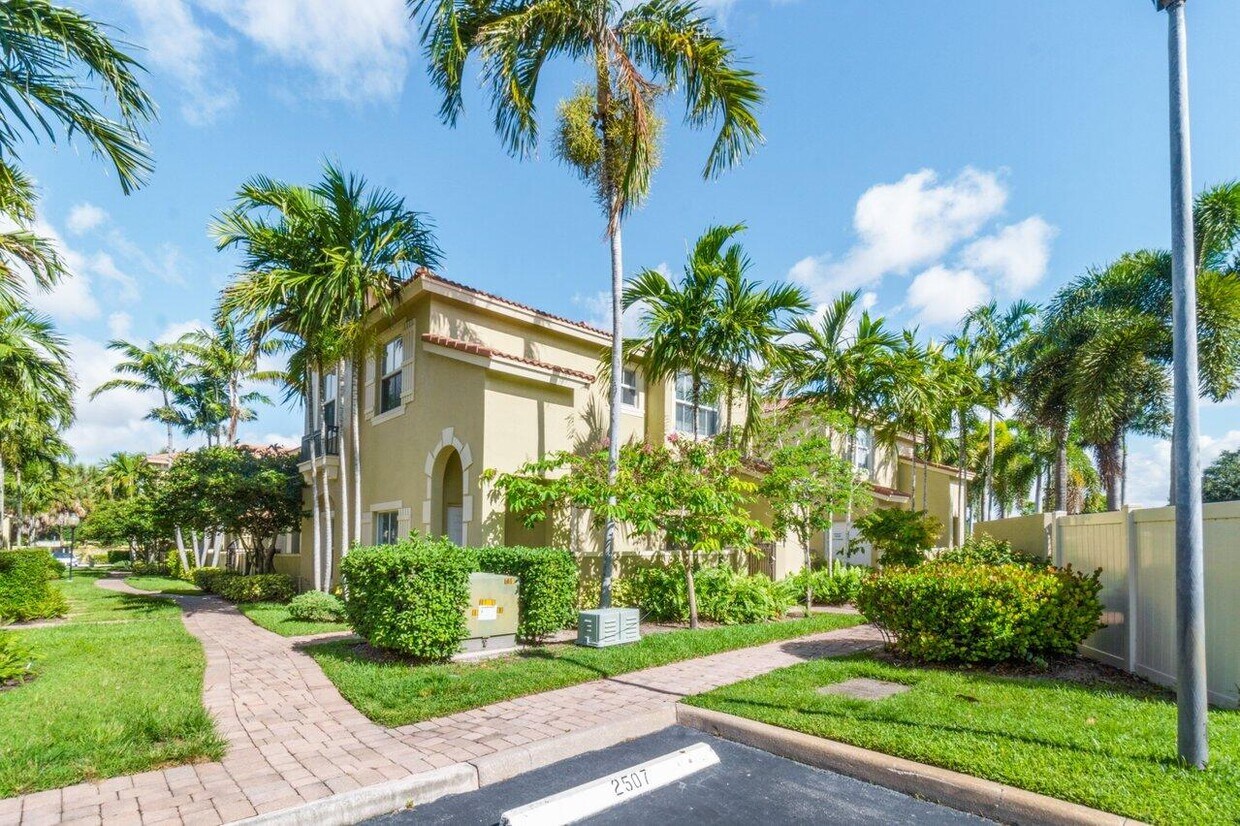 406 Lake Monterey Cir, Boynton Beach, FL 33426 Townhome Rentals in