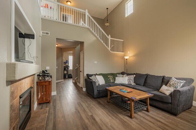 Foto del edificio - 1245 S Flatrock Cir