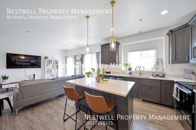Building Photo - Charming 3-bed Townhome in Riverton