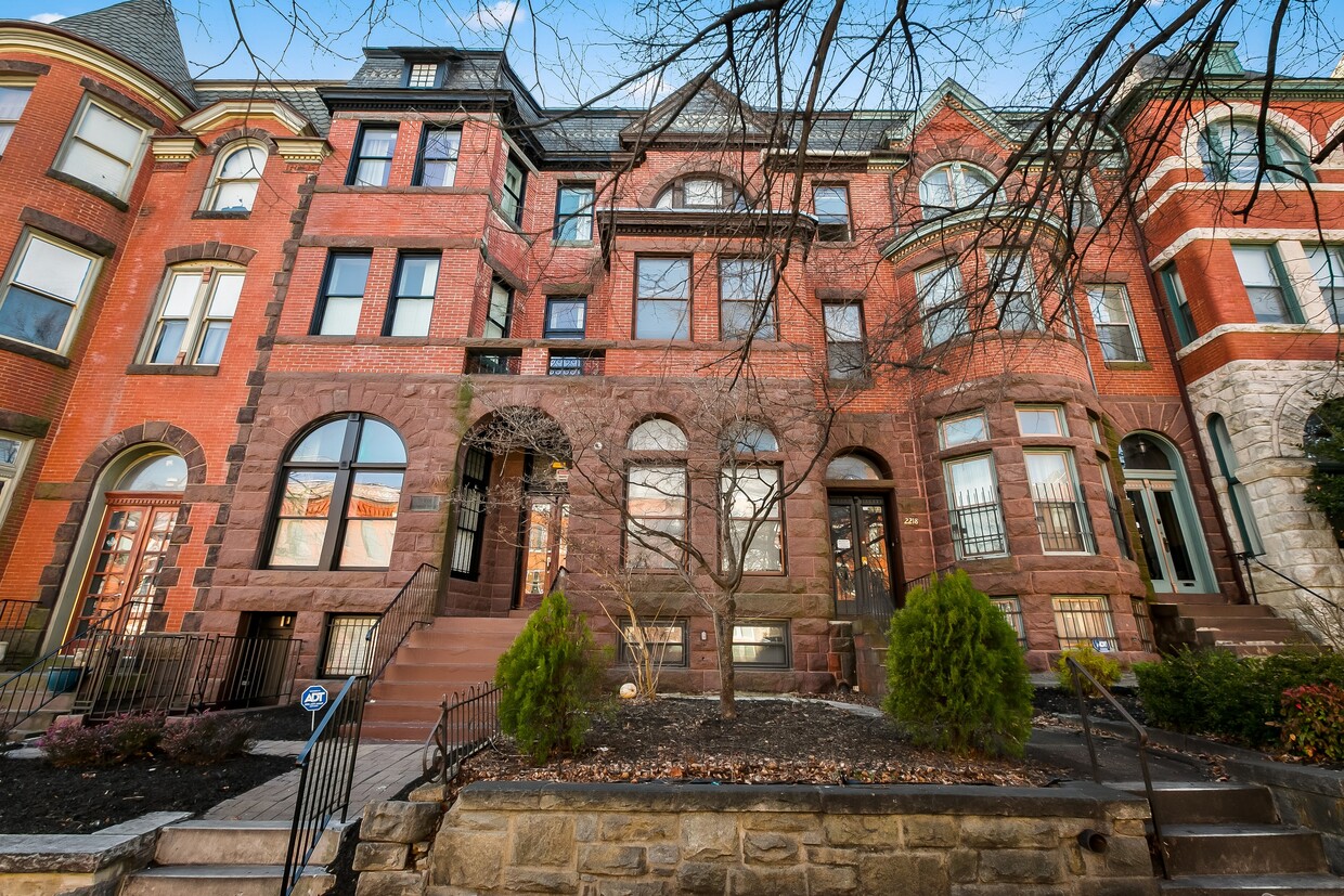 Foto principal - 2216 Eutaw Pl