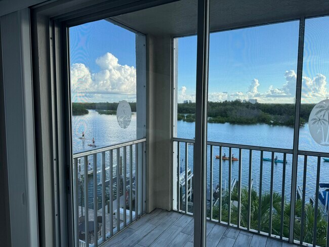 Foto del edificio - 25901 Hickory Blvd