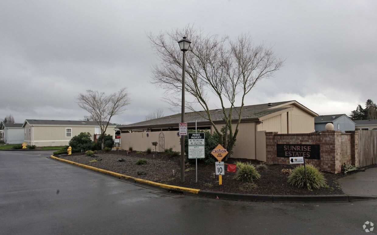 Primary Photo - 300 S Everest Rd