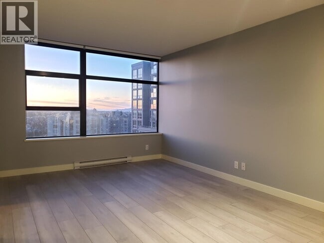 Building Photo - 5380 Oben St