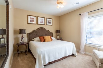 2BR,2BA_The Bienville - Village at Midtown