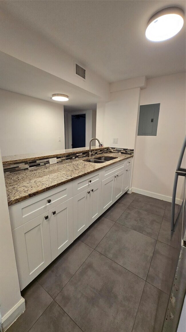 Foto del edificio - 13390 NE 7th Ave